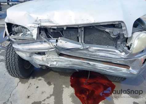 2002 Toyota Tundra Ltd V8 z USA, uszkodzony, nr VIN 5TBRT38182S330393